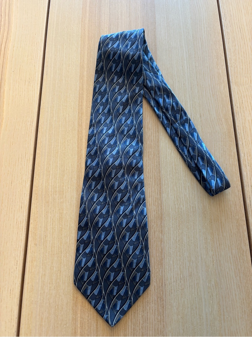 VALENTINO, 100% Silk tie!